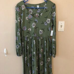 Green Floral Long-Sleeved Dress